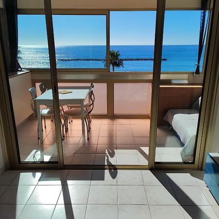 Grand Studio Bord De Mer- Acces Direct Aux Plages Сен-Лоран-дю-Вар Екстер'єр фото