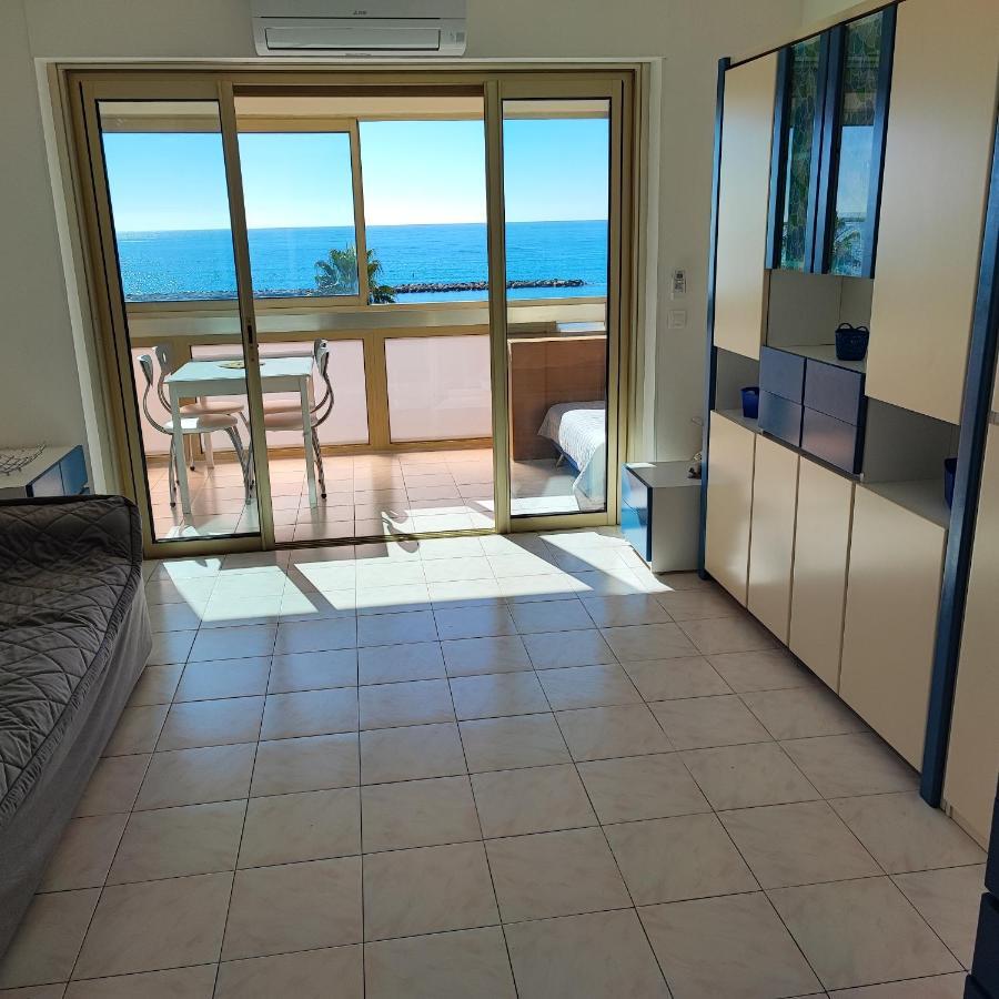 Grand Studio Bord De Mer- Acces Direct Aux Plages Сен-Лоран-дю-Вар Екстер'єр фото